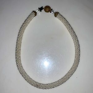 Beautiful vintage faux pearl choker